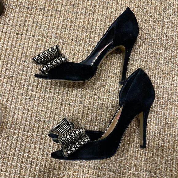 Betsey Johnson Glendah Black Velvet Gold Embellished Bow Peep Toe Heels - Picture 2 of 4